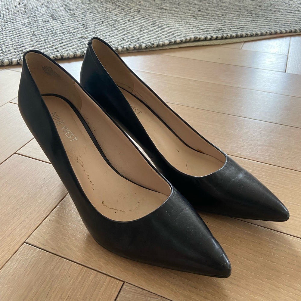 Lightly used Nine West 2” heels Genuine black patent leather.
